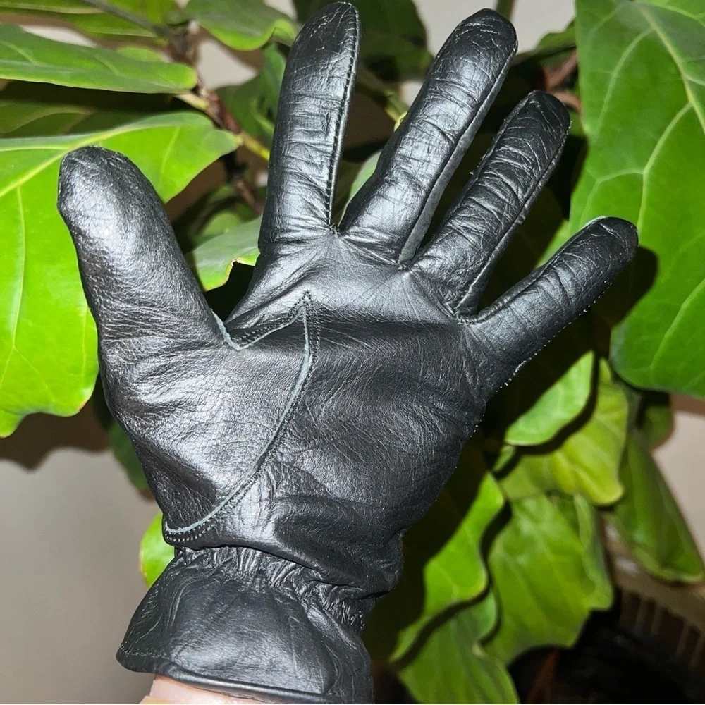 FIRST Women’s Unlined Black Leather Driving Gloves Size Medium=7.5
